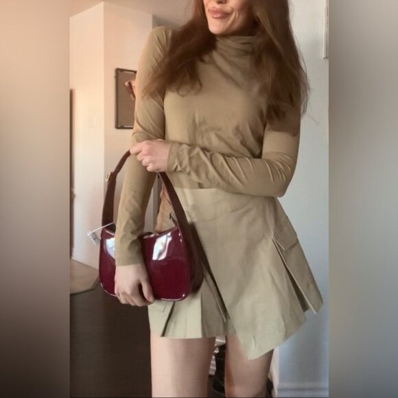 Tan turtleneck sweater​ - Picture 4 of 5